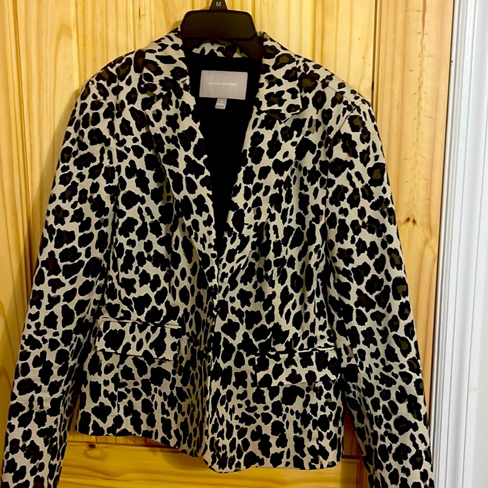 Leopard blazer in excellent used condition